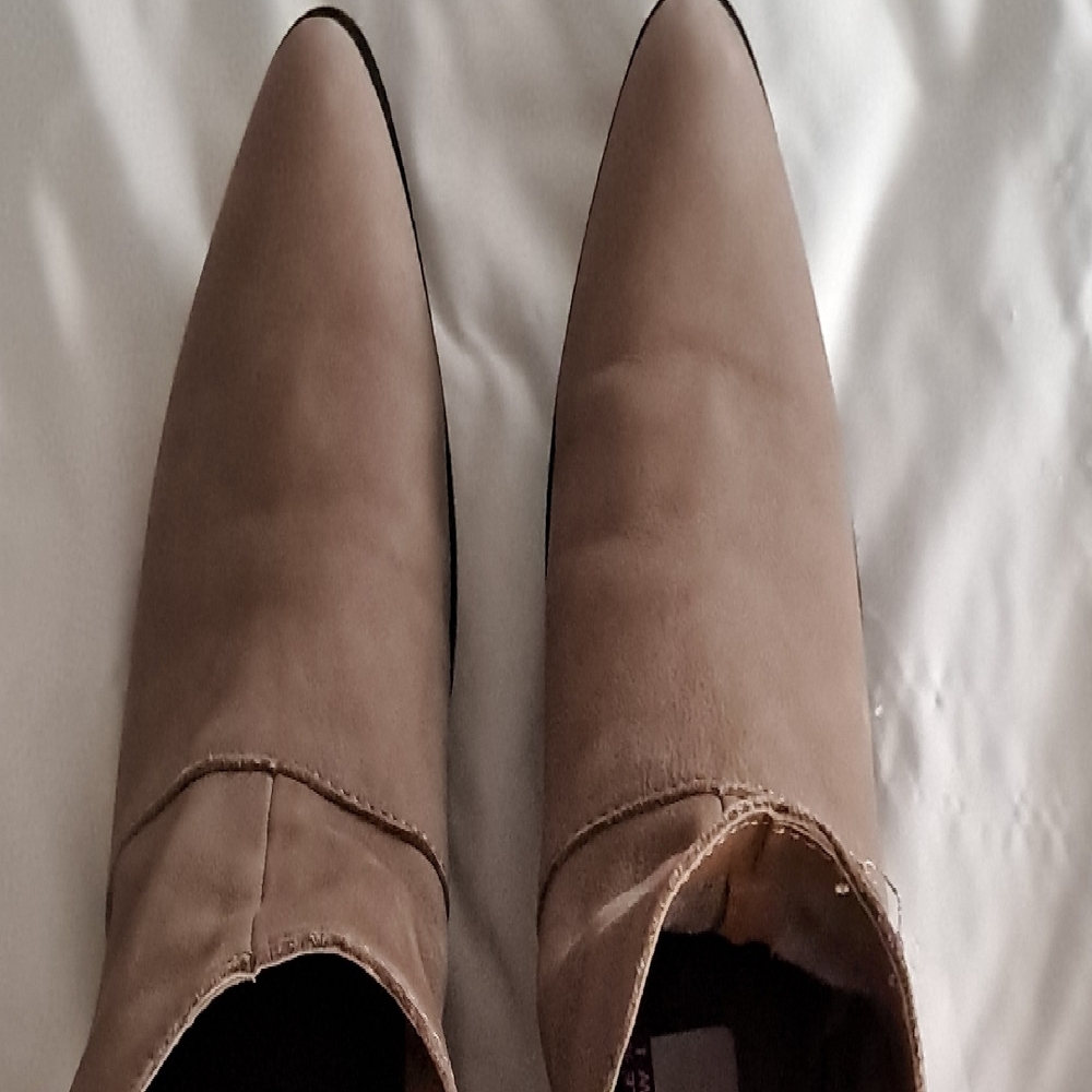 Lucky Brand Taupe Slip-On Pointed Flats